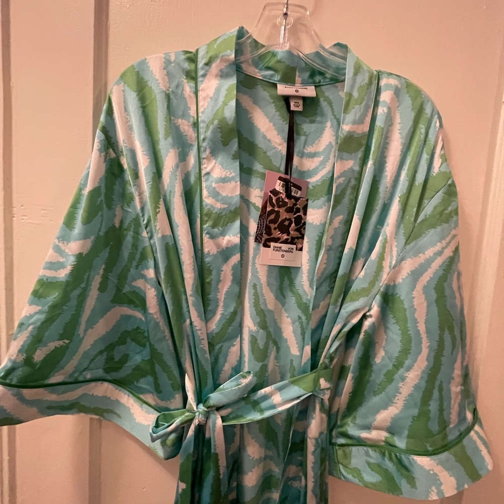 Diane Furstenberg For Target Robe - Picture 6 of 16